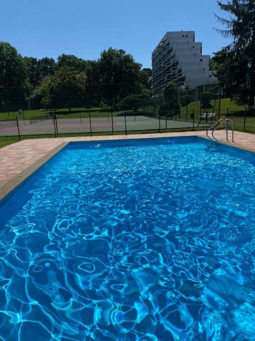 Superbe T3 Lumineux Sur Parc Arbore Avec Piscine アングレット エクステリア 写真